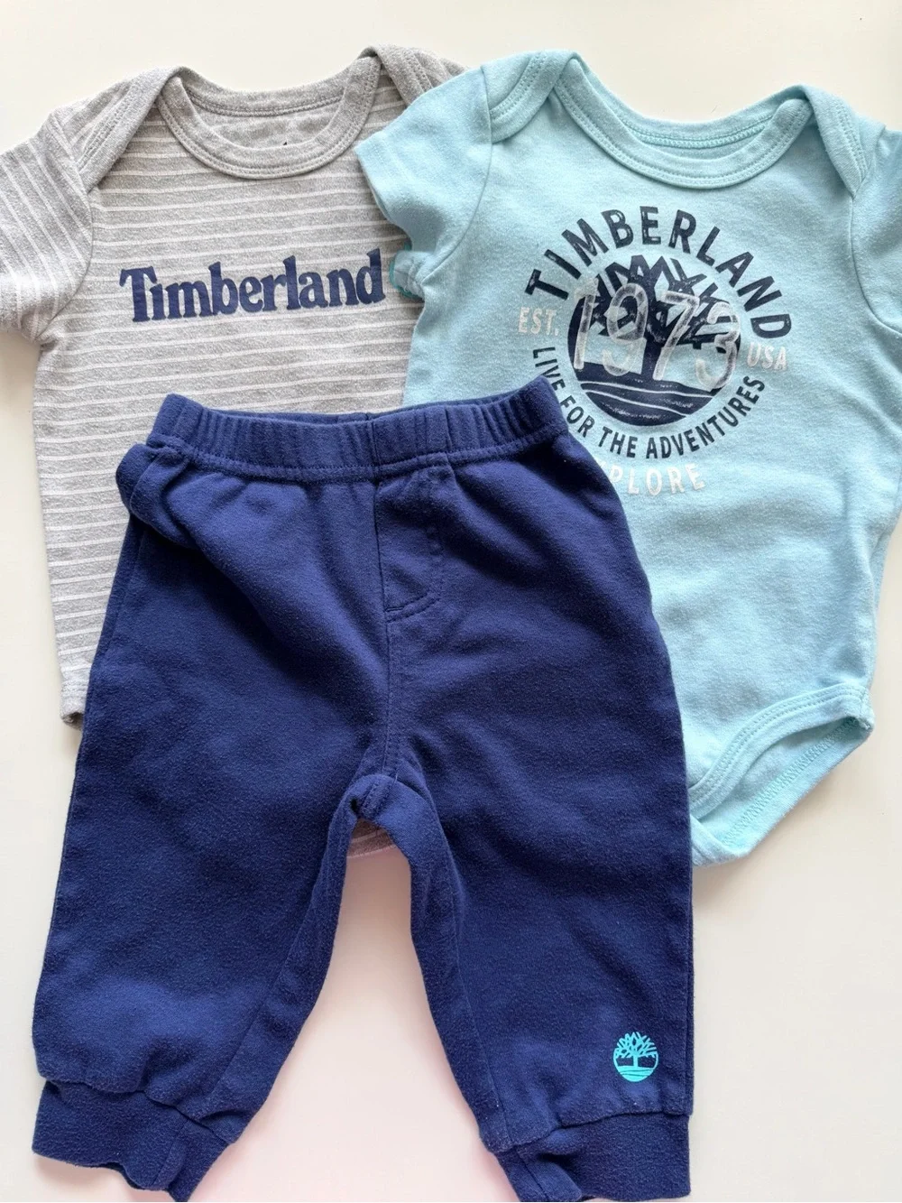 Nike Timberland Baby Boy Outfit Lot 12M Tracksuit Bodysuits Pants Bundle - Picture 8 of 12